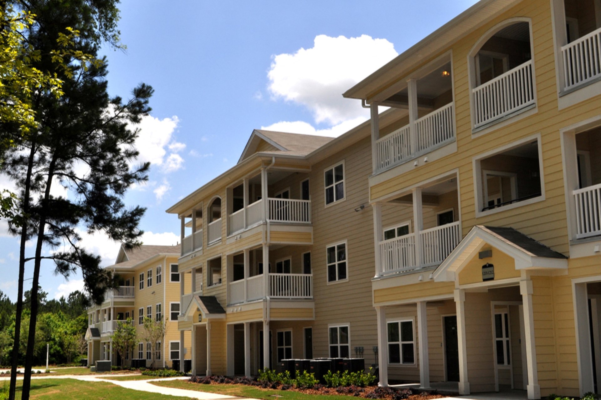The Columns At Coldbrook Station Apartments, 501 Old Richmond Road